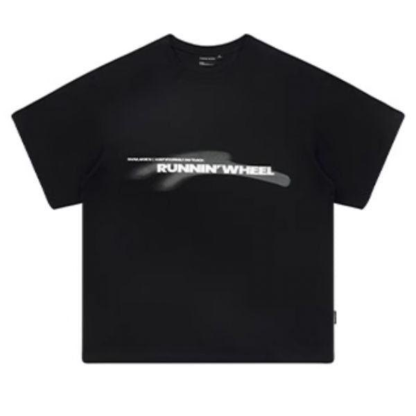 【RUNNINWHEEL】ラウンドネックロゴプリントルーズTシャツ WMD68003 - WAMODA