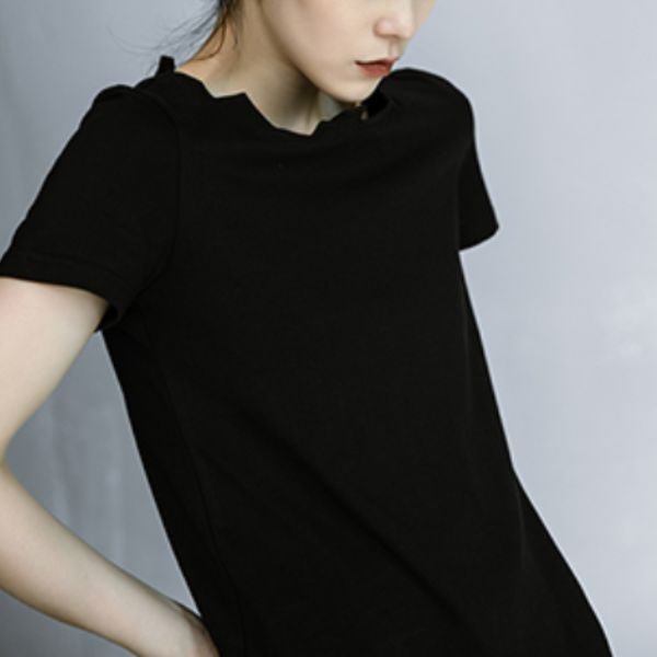 【SIMPLE BLACK】イレギュラーカラースリム半袖Tシャツ WMD26028 - WAMODA